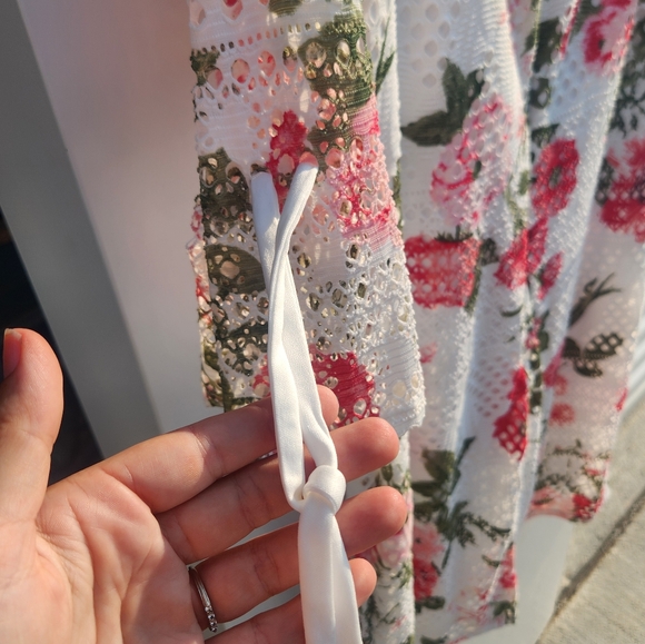 R&K White and Floral over Lace Midi  ¾ sleeves dress size 4 - Picture 4 of 8